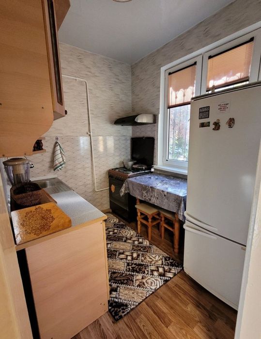 Mirobod Oybek metrosi yaqinida 1 xonali sherglikka kvartira bor