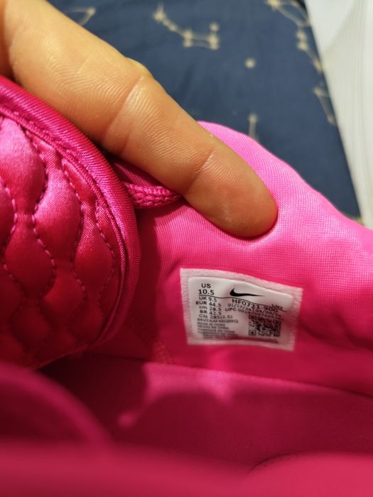 Nike Lebron The World is Your Oyster sneakers
LeBron 21 The World Is