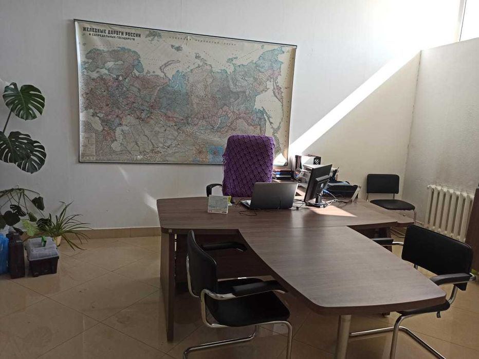 Продается офисный стол