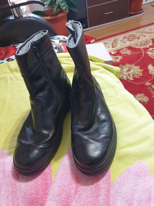 Ghete piele de firmă