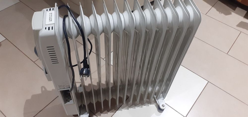 Hota și calorifer electric