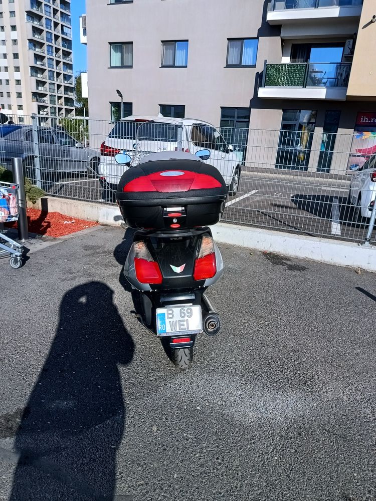 Maxi-scuter Aprilia Atlantic 200-Impecabil, pret nediscutabil