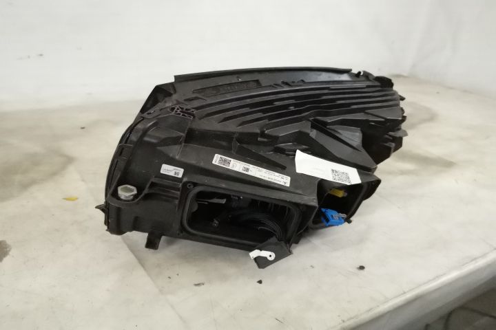 Фар Дясно Лед ИЛС Оригинален Повреден / Far Dyasno Led ILS Originalen