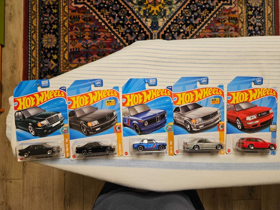 Hot wheels premium, mainline