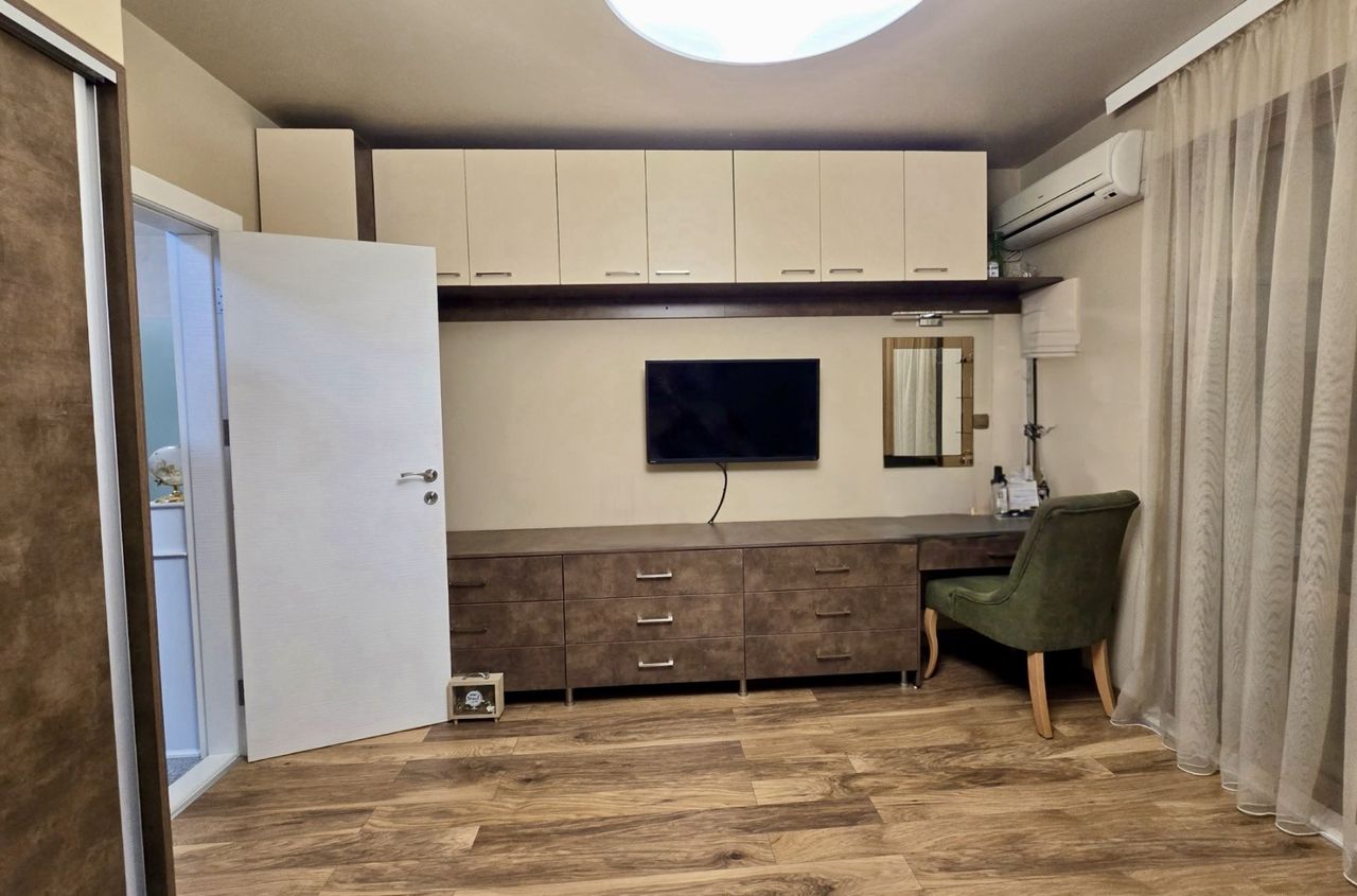 Дава се под наем Тристаен апартамент в Варна, Виница - 125 кв.м за 765 € - Снимка #10