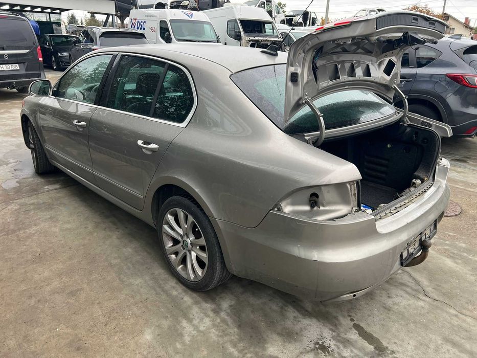 Skoda Superb 2 Avariat 2009 2.0 tdi CBBB 170 cp DSG navi piele Xenon