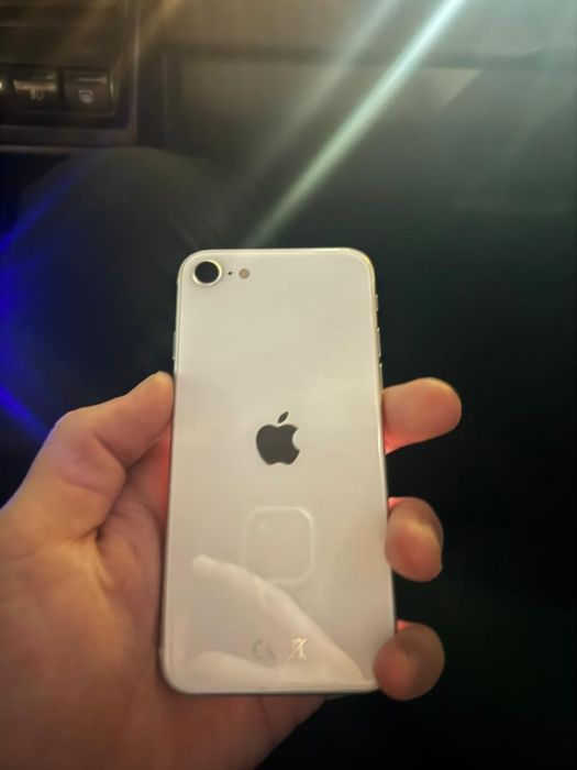 Продам айфон se +
