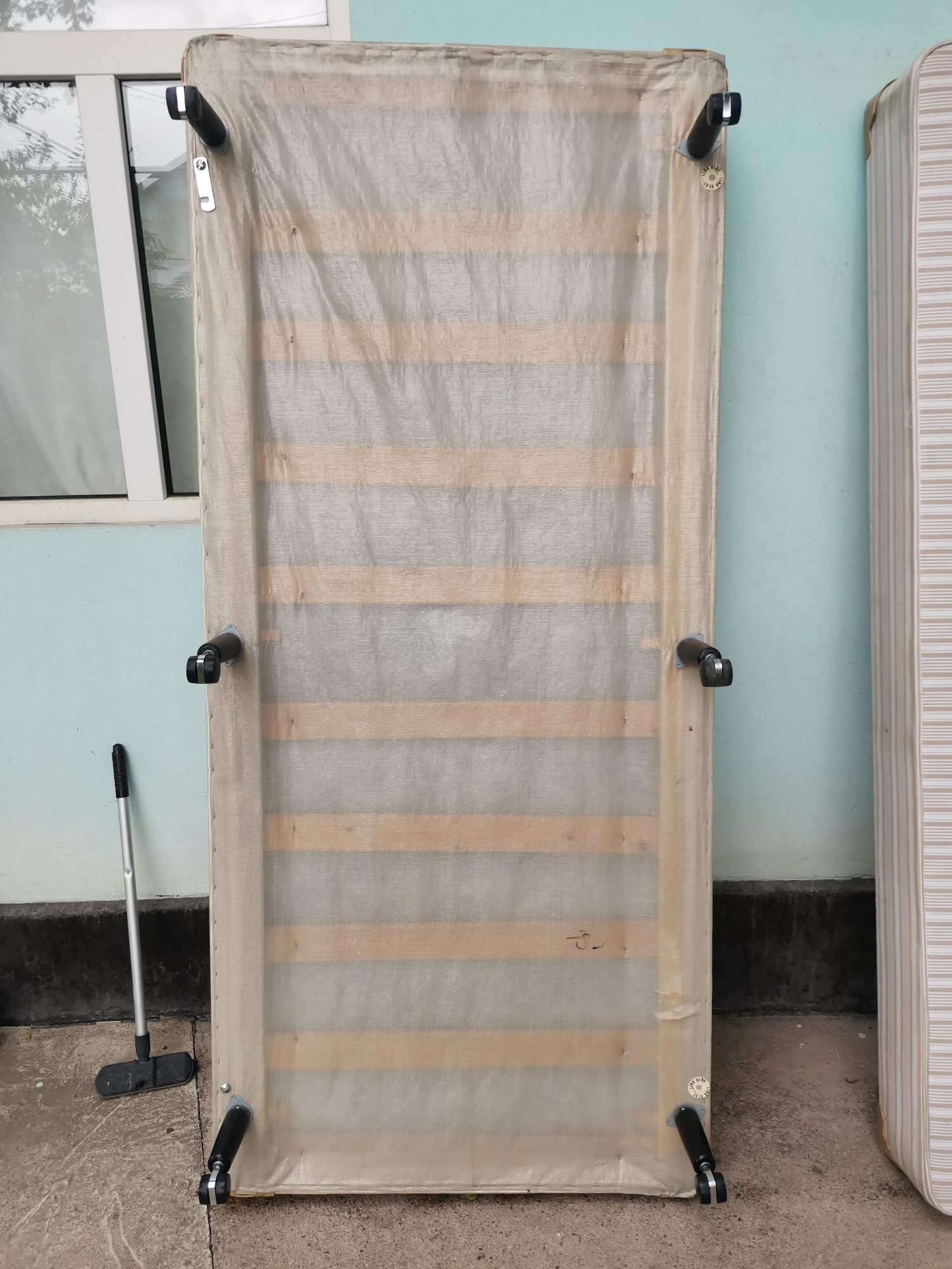 Продам составную тахту на колесах
