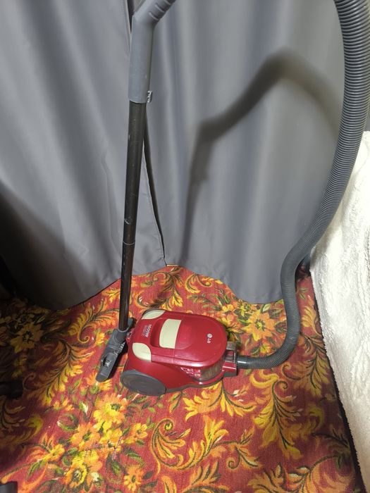 Пылесос LG 1600W полностью рабочий