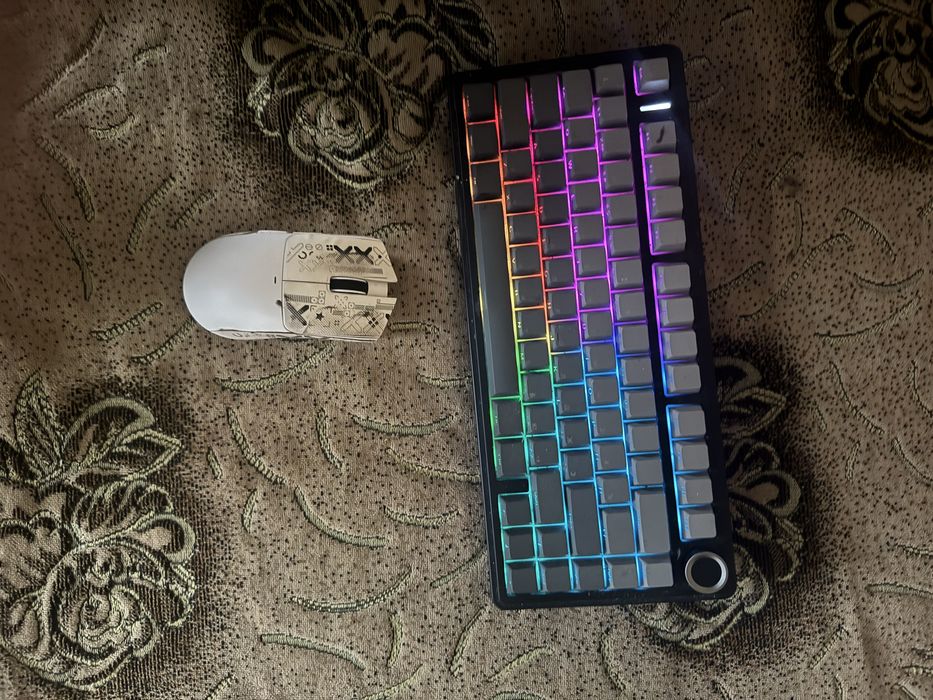 Компьютер и все комплектующие к нему