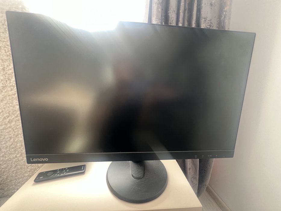 Monitor Lenovo 27 ” Full HD – stare impecabilă, aproape nou