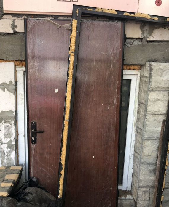 Металлическая входная дверь бу