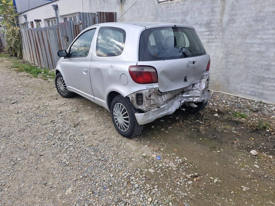 Тойота ярис 1.0 VVT на части