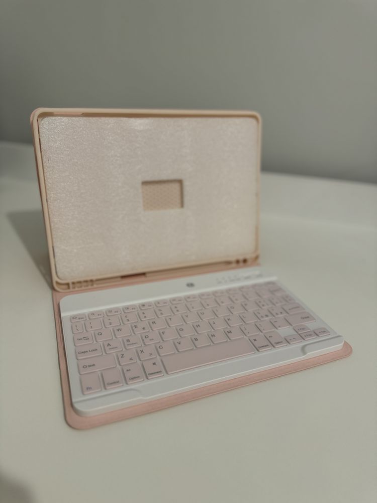 Husa iPad 10.2/10.5 cu tastatura