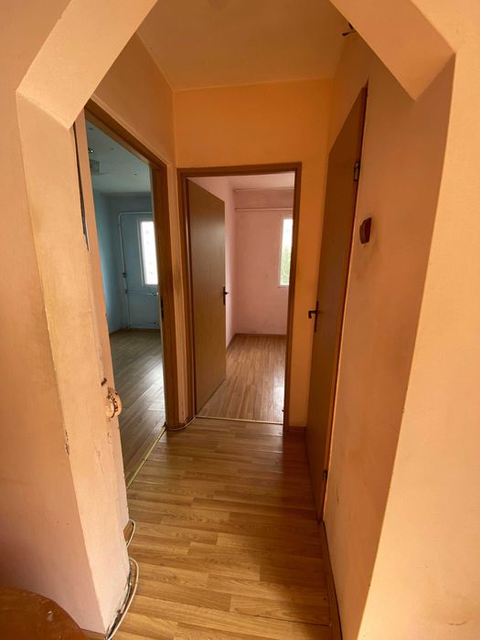 Vand apartament  3 camere