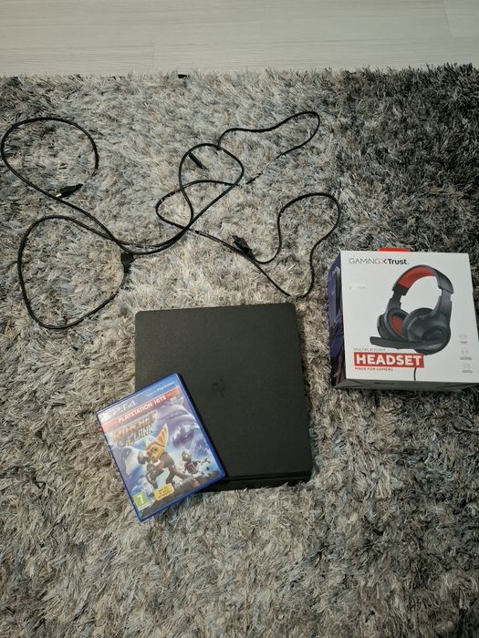 PlayStation 4 Slim