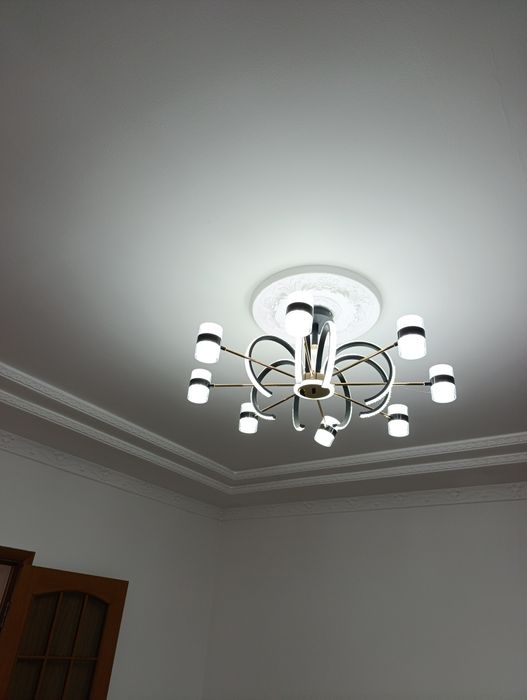 Продается  Люстра