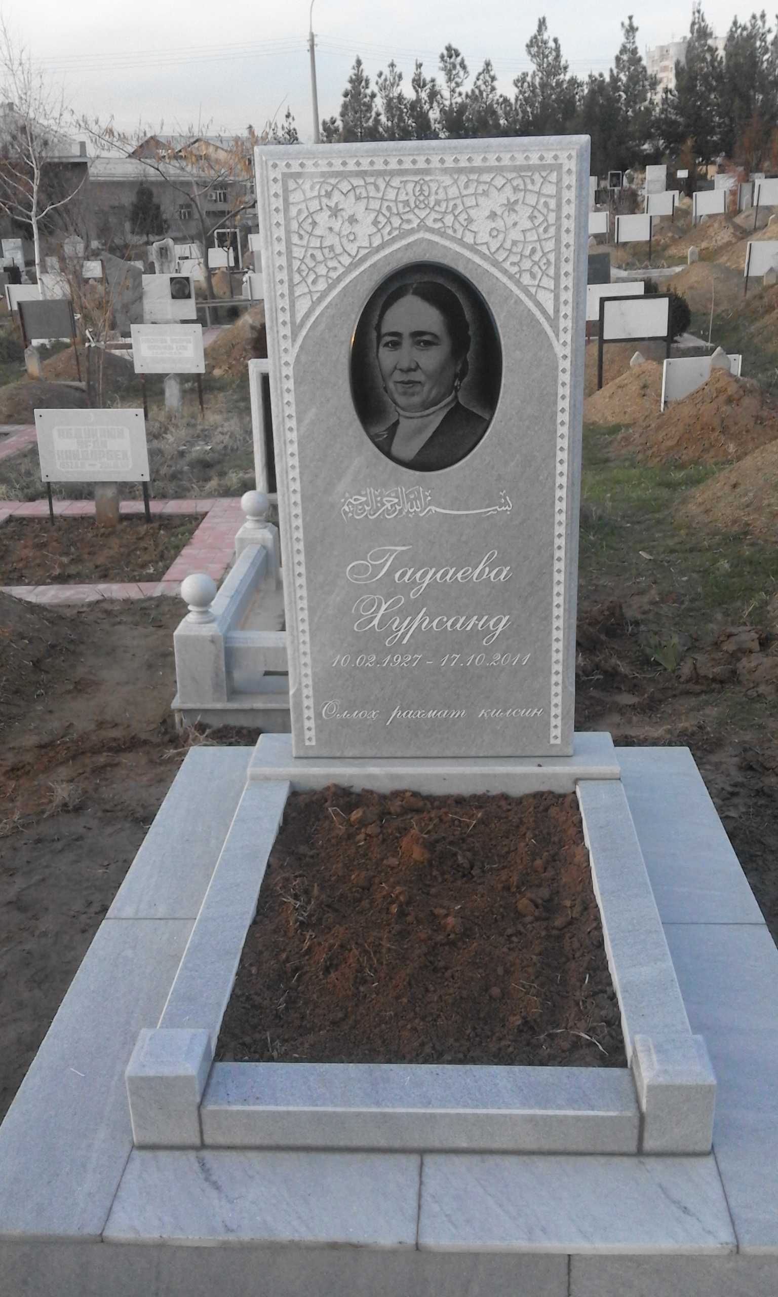 Памятники из мрамора и гранита