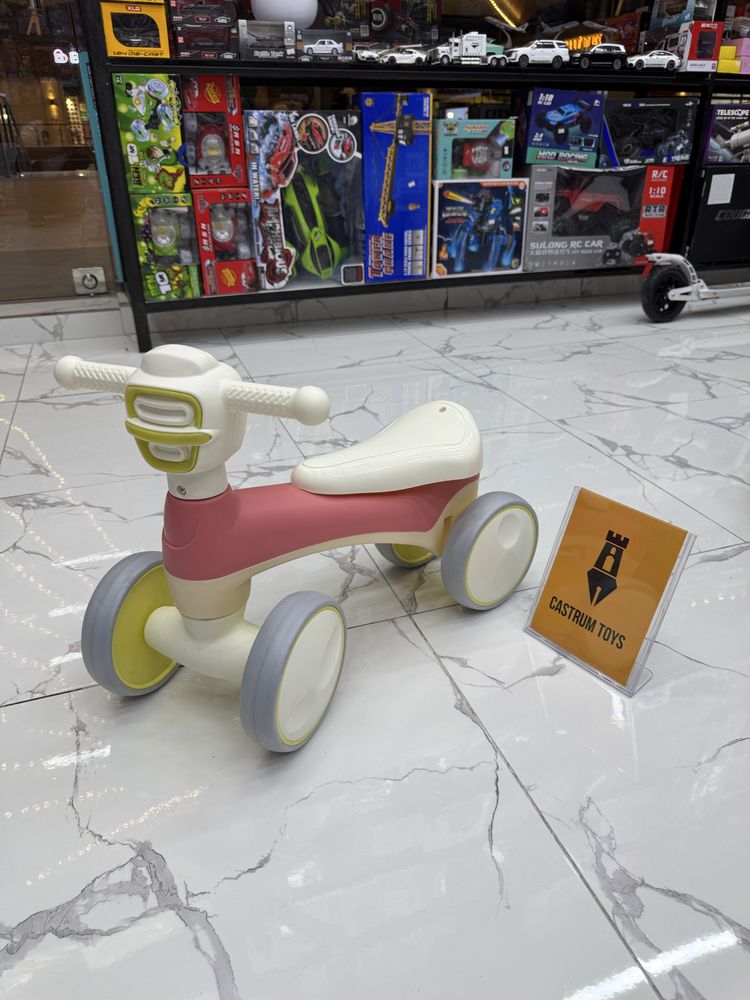 Беговел детский с музыкой с светом,Каталка детская Castrum Toys