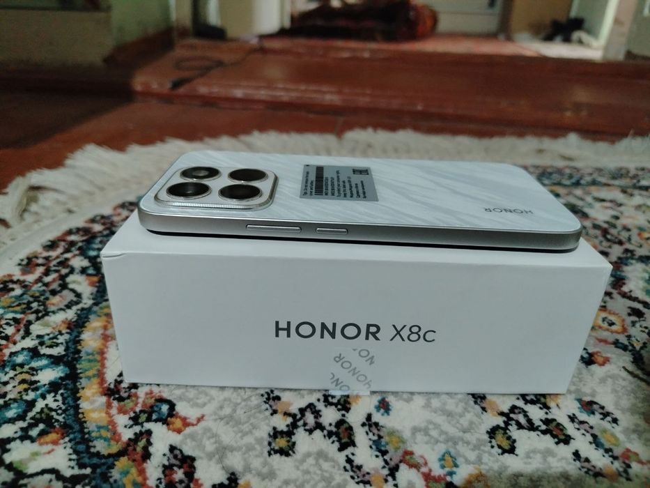 Honor 8C  Yangi telefon