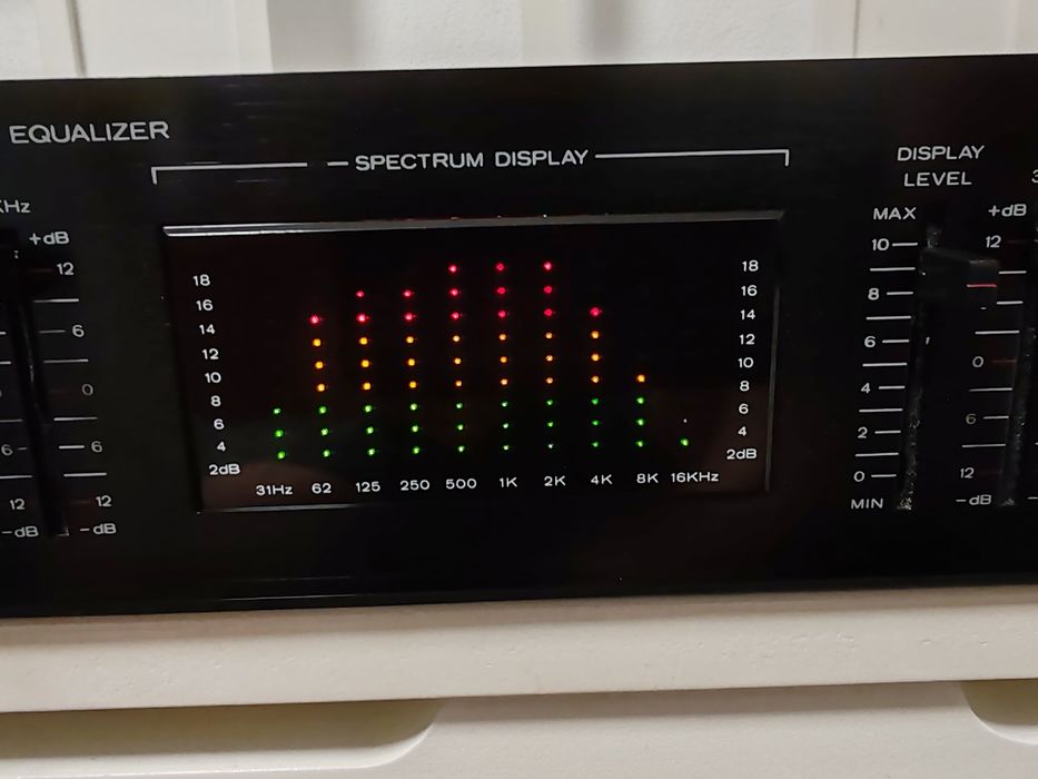 EQ, egalizator grafic Realistic, Germania