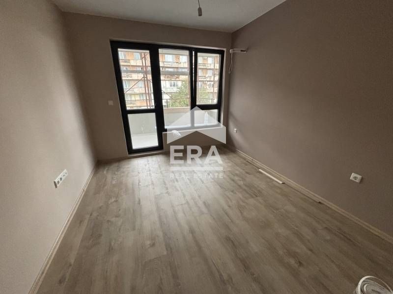 Двустаен апартамент за продажба в новопостроена жилищна сграда в тих р