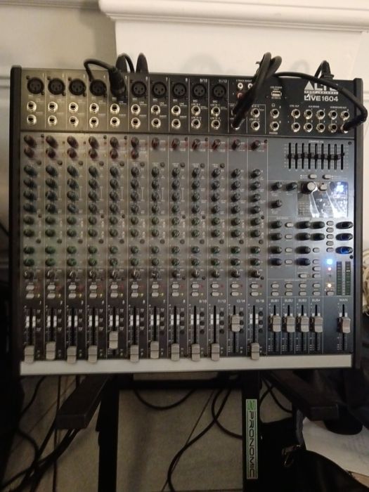 Vând Mixer Alți 1604 cu usb  ,10 canale