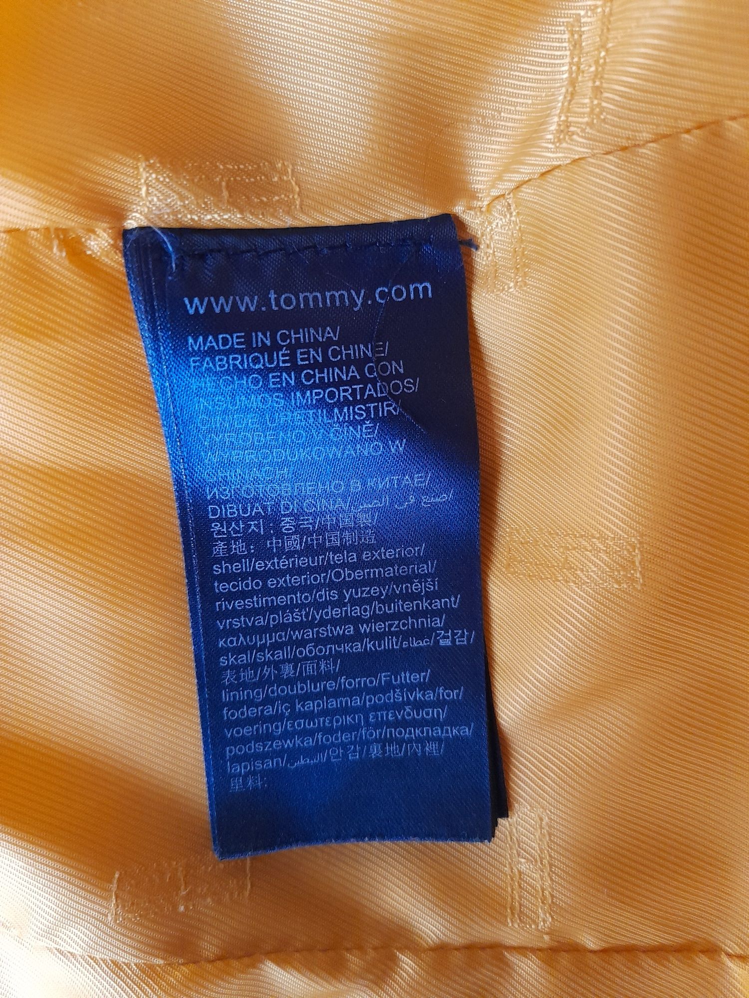 Tommy Hilfiger дамско зимно яке M размер.