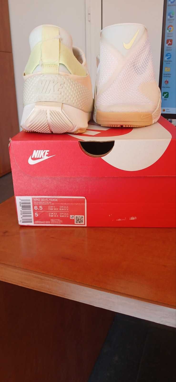 NIKE go flyeasy маратонки