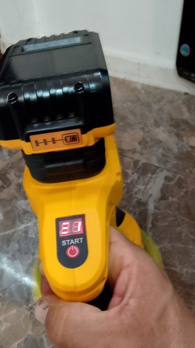 Șlefuitor orbital Dewalt.