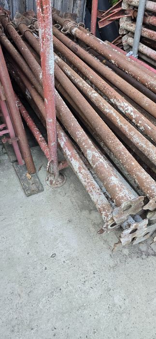 Vând popi metalici și montanți