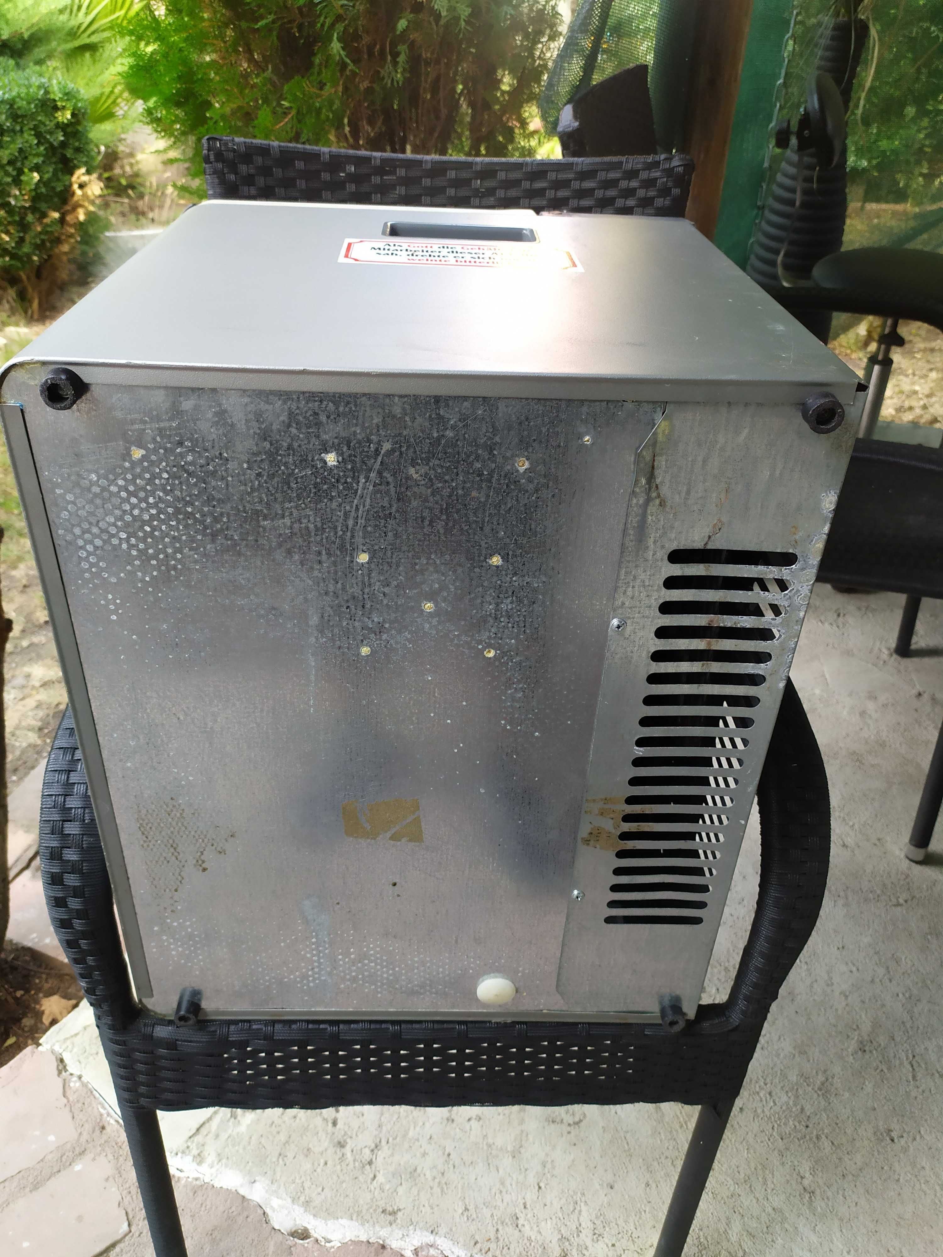 Охладител 24 v/220 v -Dometic Electrolux . Каравани , камиони ,лодки .