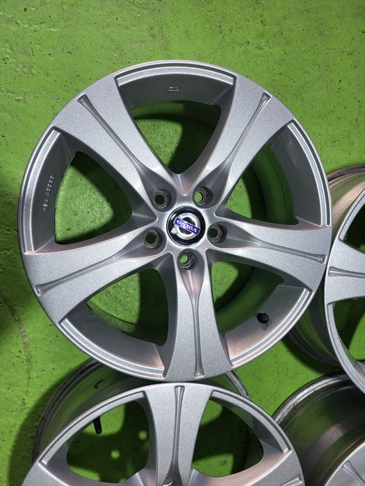 17 5x108 Volvo лети джанти 5х108 волво