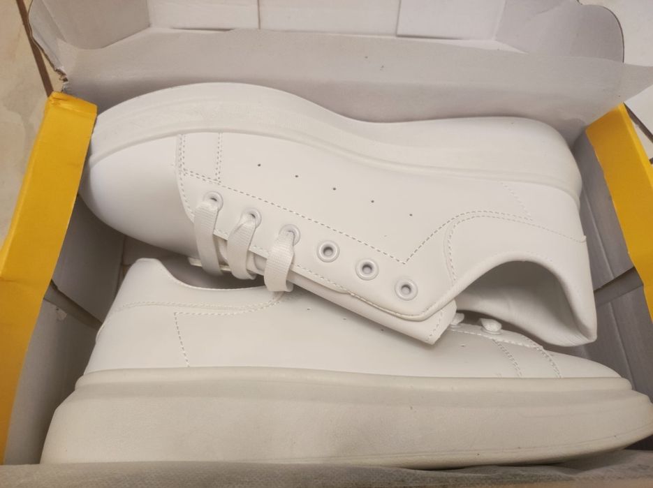 Vand adidași bărbați