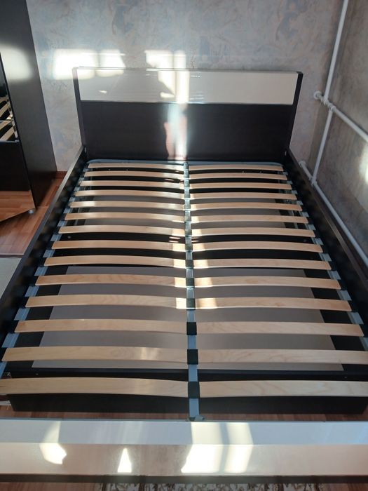 Продам кровать в очень хорошем состоянии