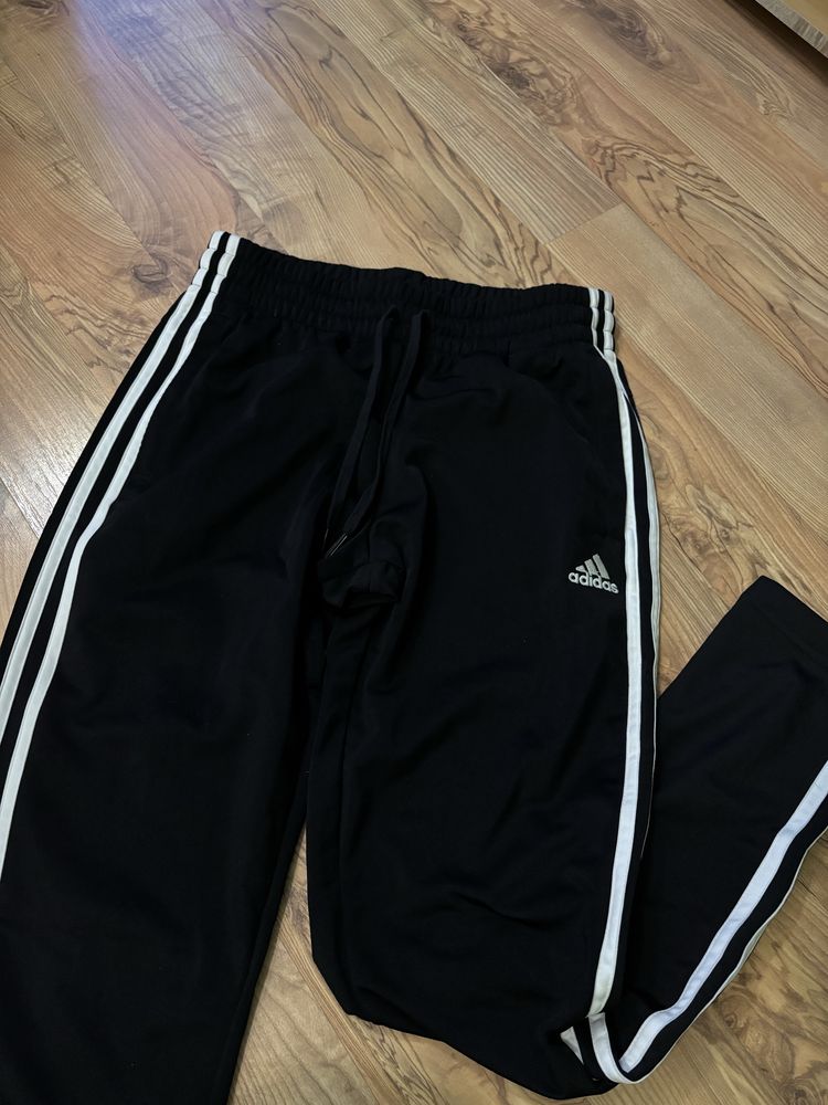 Дамски ADIDAS комплект горно и долно