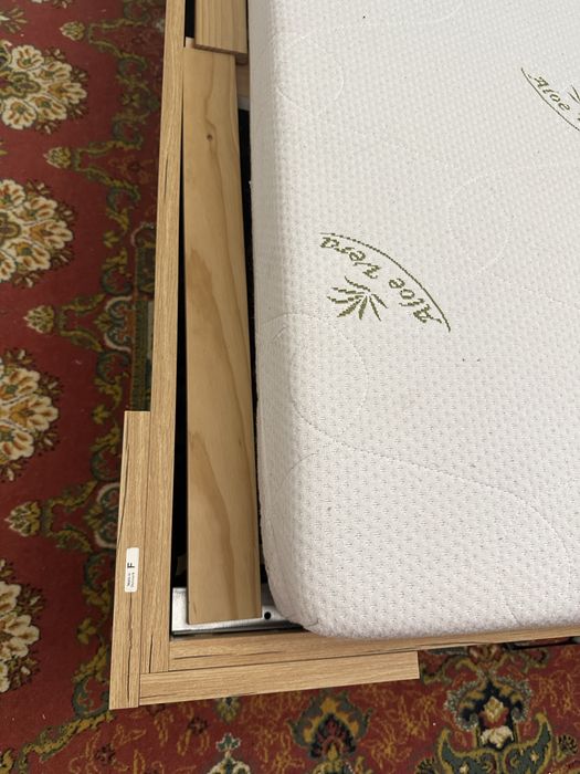 Pat 140x200 cu saltea inclusa