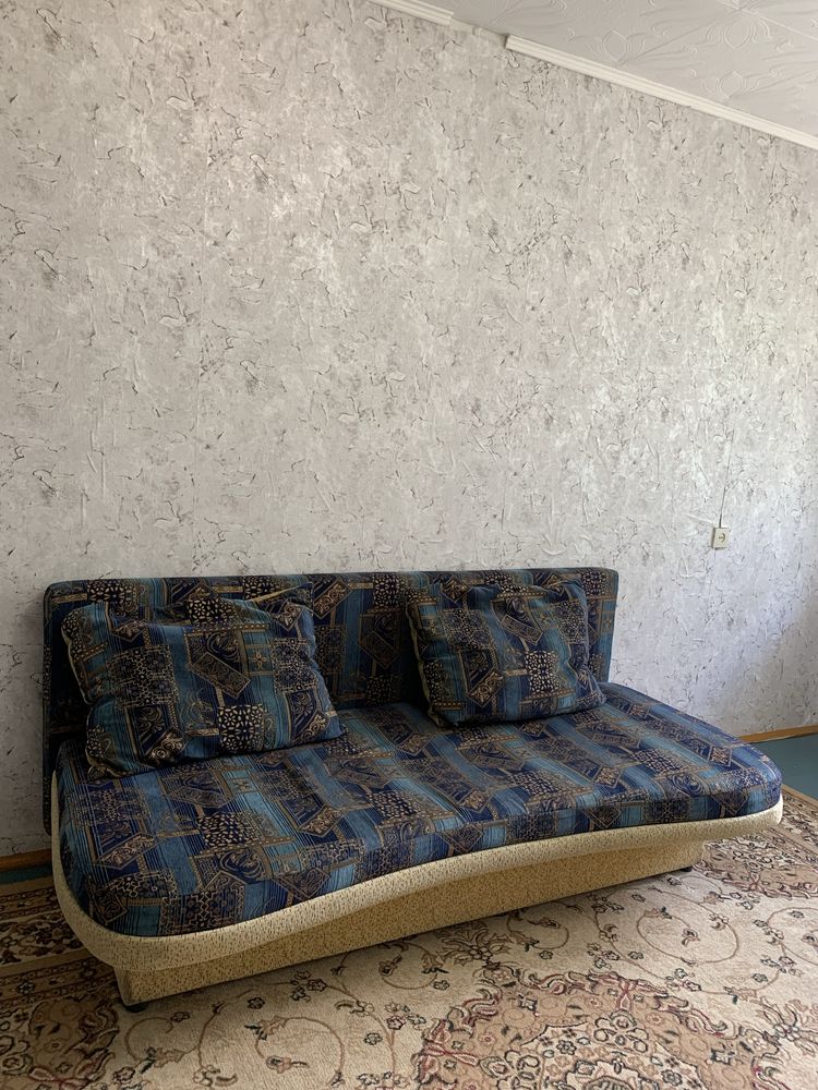 Диван б/у,одноместный