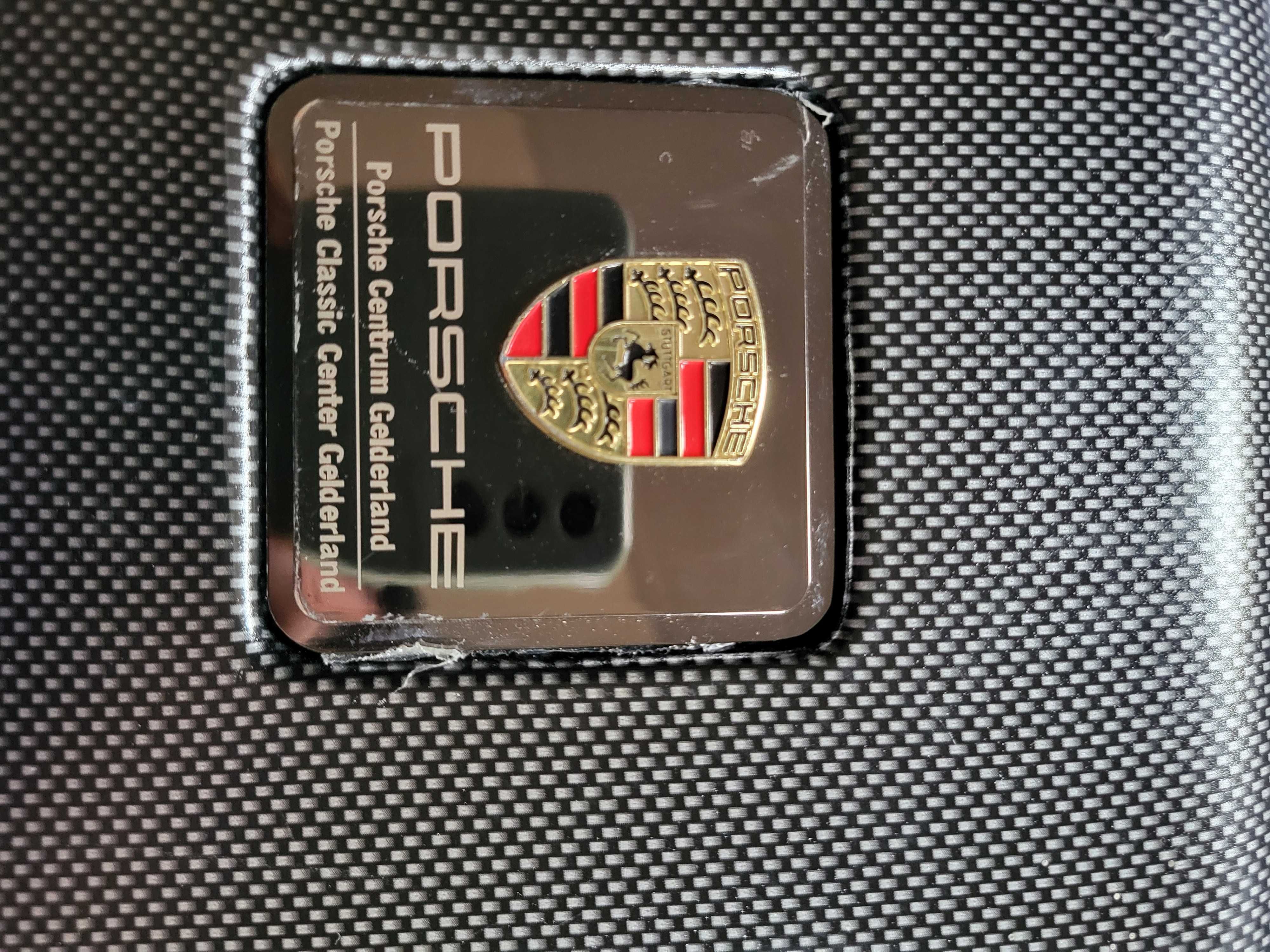 куфар на porsche във добро състояние