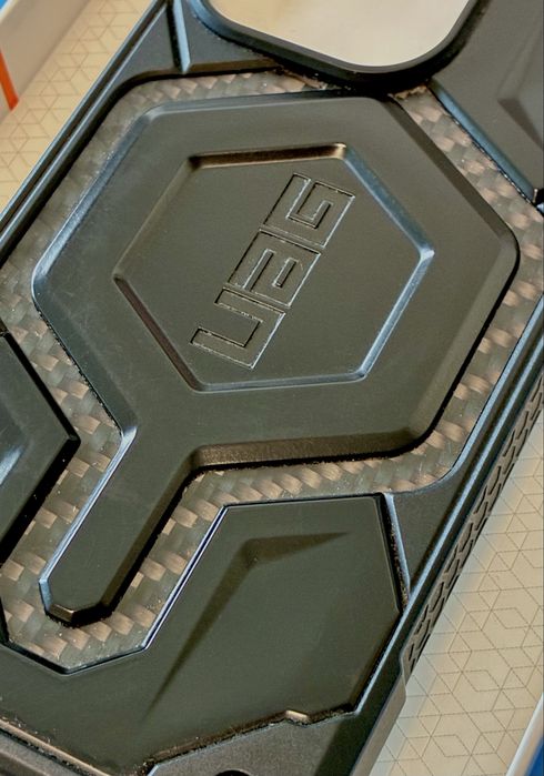 Калъф UAG Monarch Pro MagSafe Carbon Fiber iPhone 15 Pro Max Кейс Case