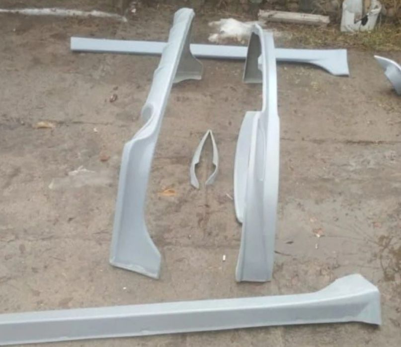 Бампер накладки на бампер пороги спллерЛансер 10 Цефиро Земфира Мерсед