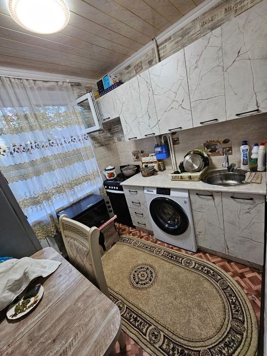 2 комнатная квартира в 9 мкр со стороны брак и семья на 4 этаже