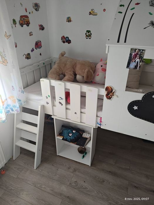 Pat copil cu birou glisabil