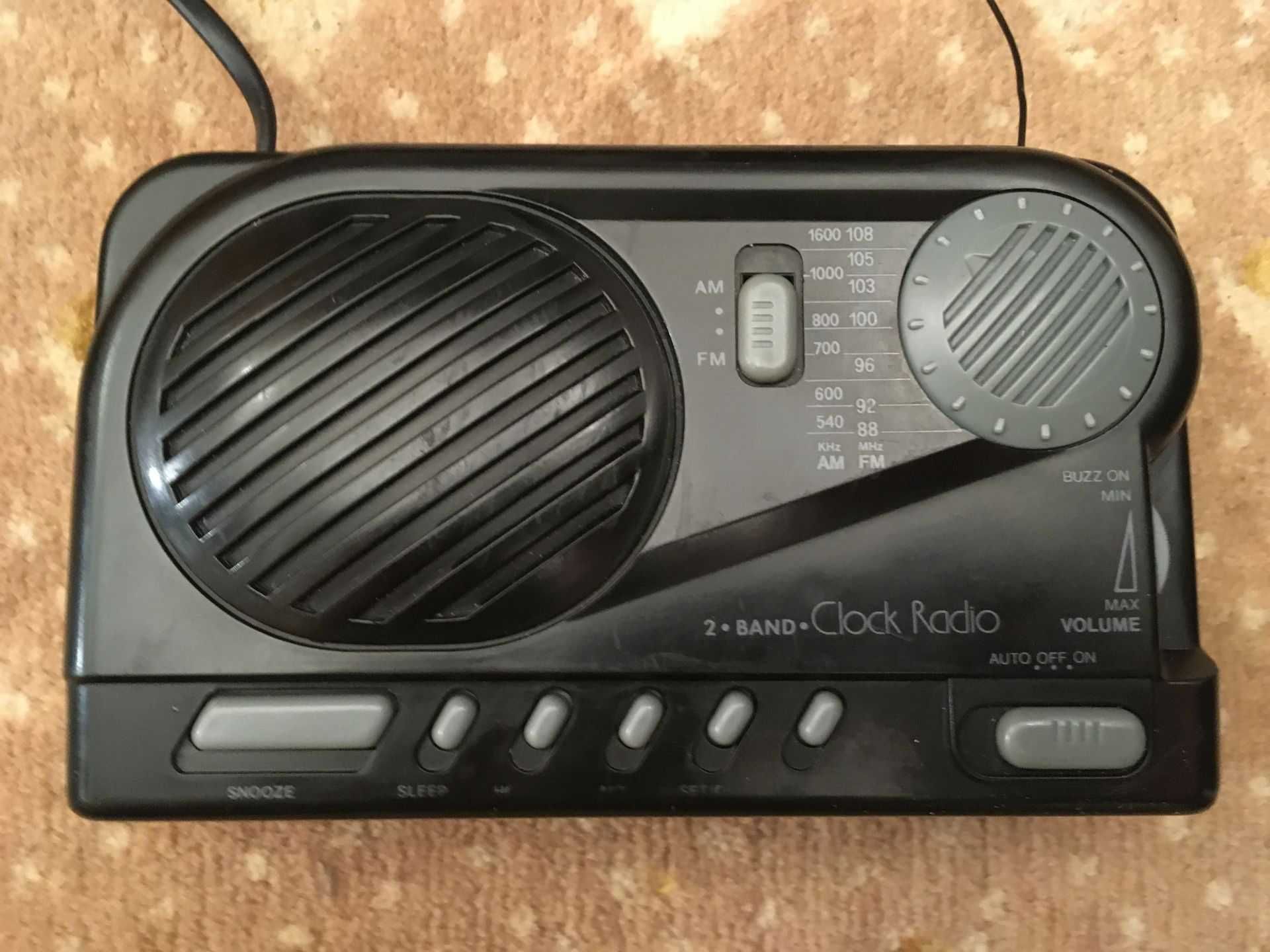 Radio cu ceas digital (ANITECH)