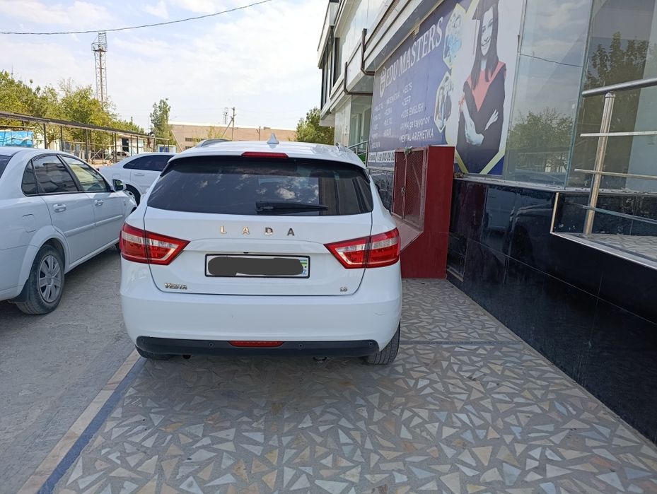 Lada Vesta SW 1.8