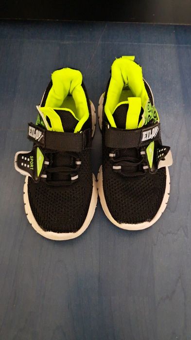 Adidasi baietel marimea 31