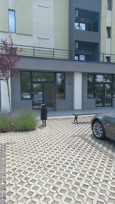 Vand Spatiu Comercial