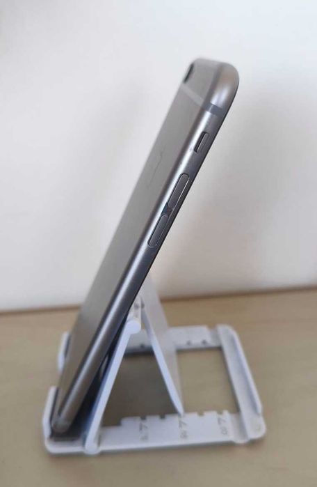 Apple iPhone 6S 64GB фабрично отключен телефон, без забележки като нов