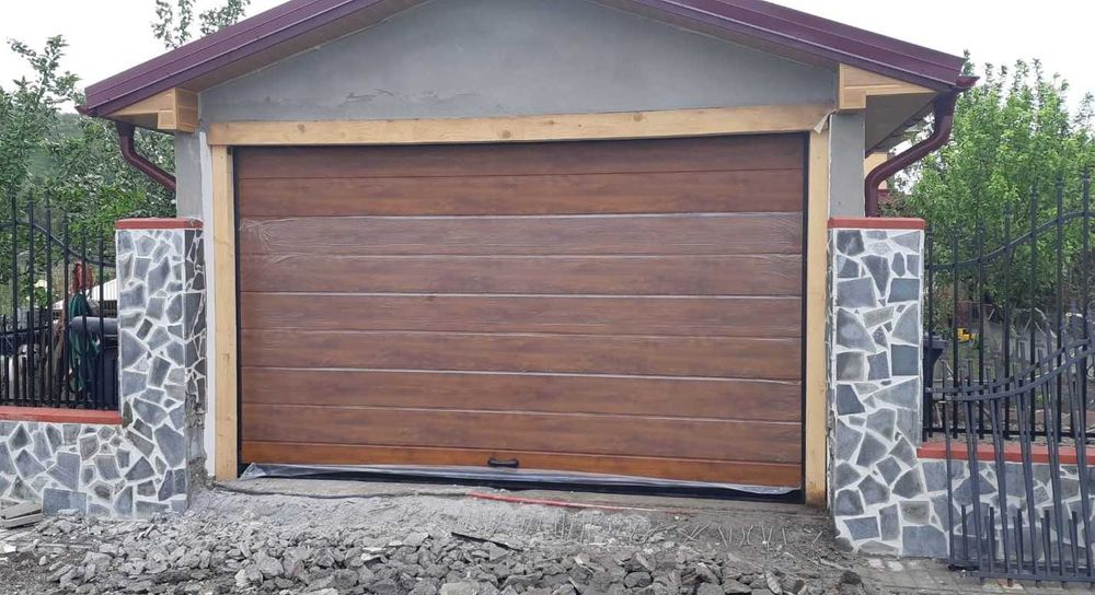 Usa garaj sectionala 2500x2250 stejar auriu, cu automatizare