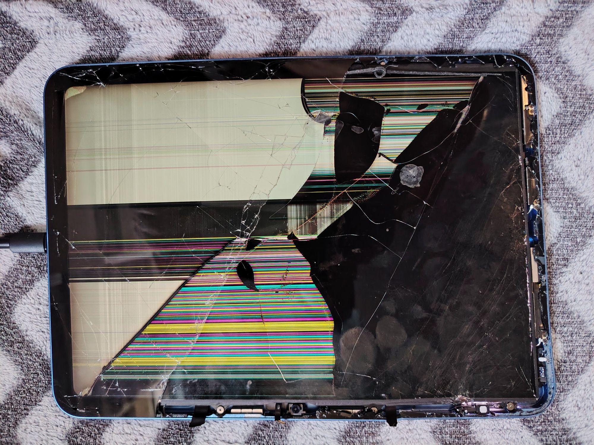 IPAD WI-FI 64GB Blue Display Spart Pt Piese A2696